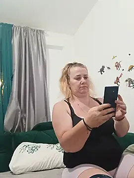 JuliaBestX online show from 06.25.26