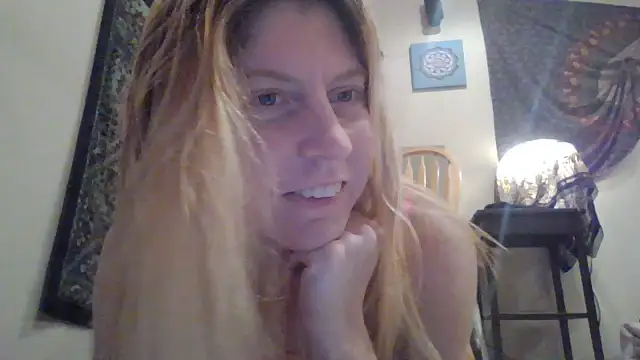 Snapshot of daddys_girl333 chatting on 07.18.26 daddys girl333 online show from 07.18.26