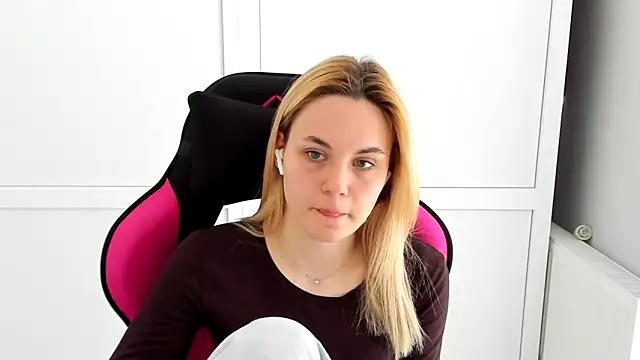Emma starrs  online show from 05.12.26