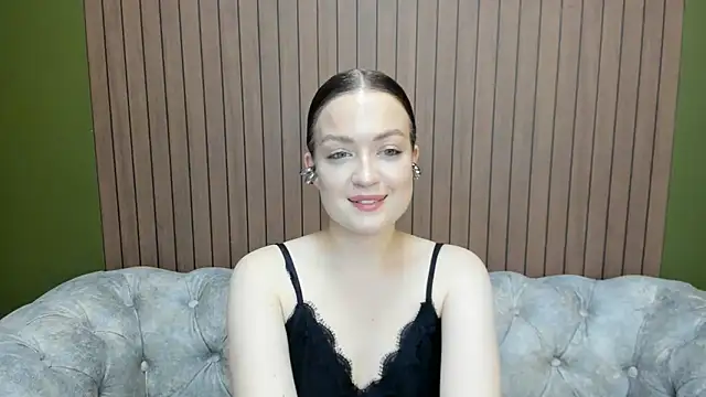 Mila Richardson online show from 05.31.26