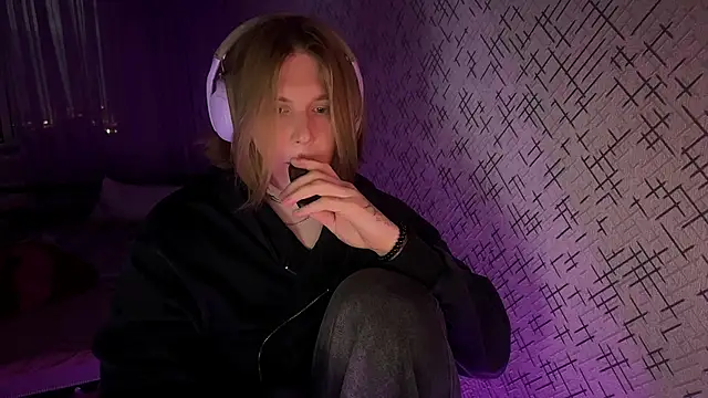 Snapshot of Hirtay chatting on 06.13.26 Hirtay online show from 06.13.26