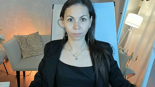 TrasyMorris online show from 05.12.26