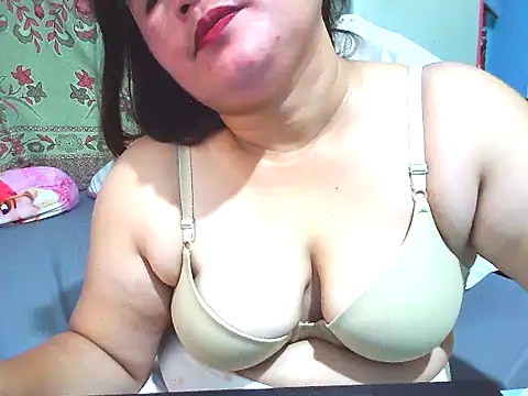 Snapshot of xsweetlover69x chatting on 06.23.26 xsweetlover69x online show from 06.23.26