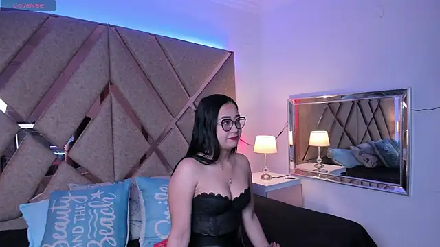 MiaMystic online show from 05.13.26