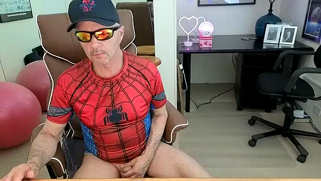 Snapshot of hotdadbod chatting on 06.09.26 hotdadbod online show from 06.09.26