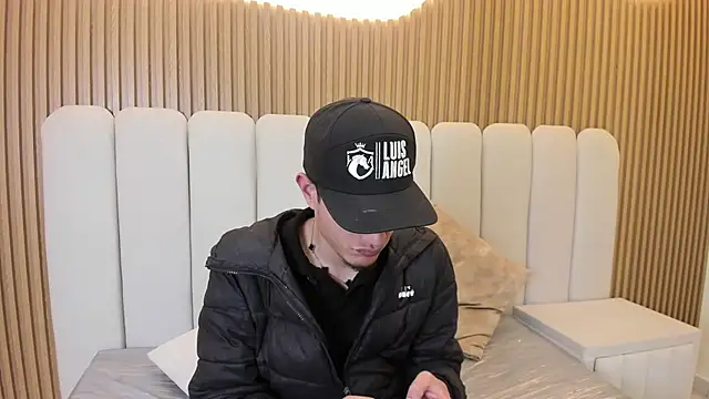 Snapshot of andylol330 chatting on 07.16.26 andylol330 online show from 07.16.26