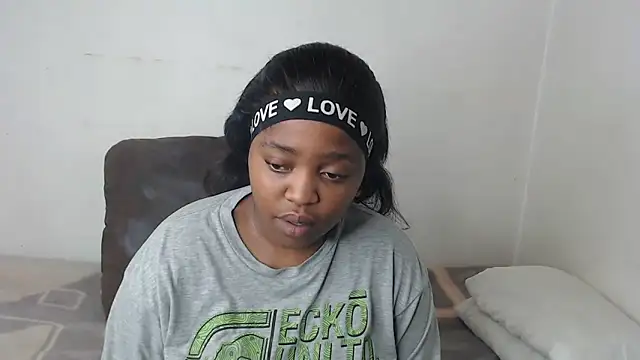Snapshot of African_Busty chatting on 06.23.26 African Busty online show from 06.23.26