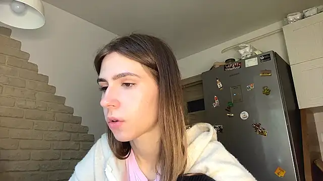 ZaraGuyette online show from 06.09.26