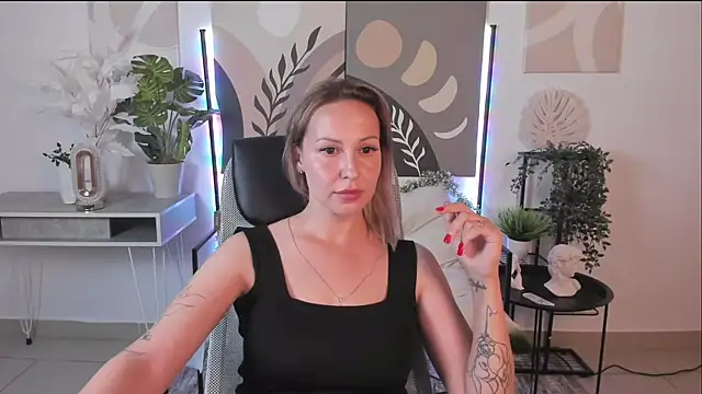 Charlotte Hudson online show from 07.06.26