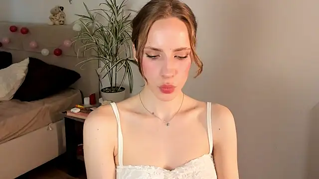 Snapshot of imogensy chatting on 06.04.26 imogensy online show from 06.04.26