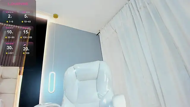 Snapshot of Amara_lune chatting on 05.30.26 Amara lune online show from 05.30.26