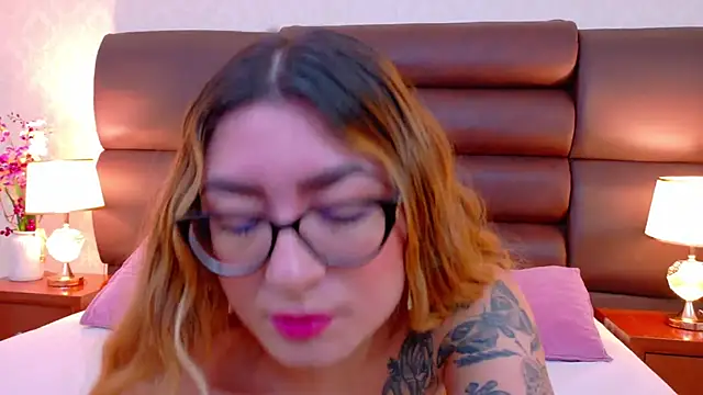 Snapshot of LiahRose_ chatting on 06.10.26 LiahRose online show from 06.10.26