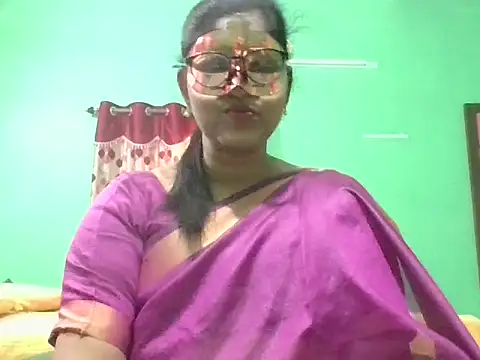 Snapshot of Kavya17 chatting on 06.11.26 Kavya17 online show from 06.11.26