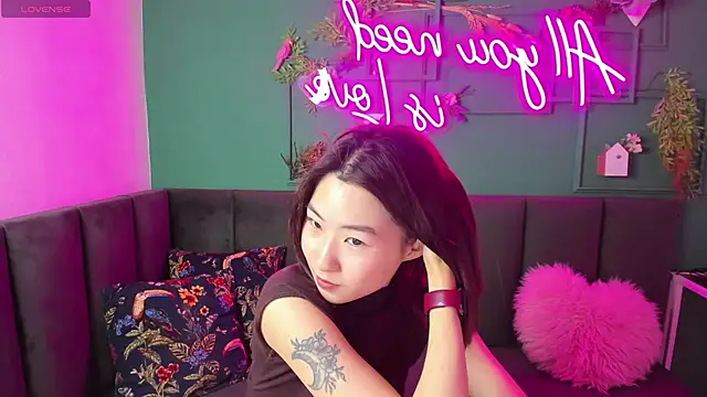 Runi Asian online show from 06.19.26