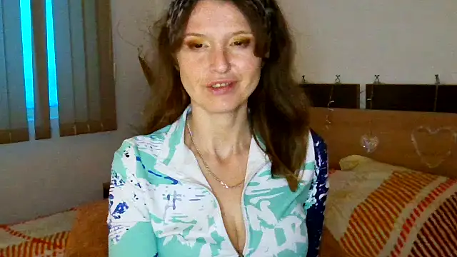 Snapshot of LoveElenika chatting on 06.14.26 LoveElenika online show from 06.14.26
