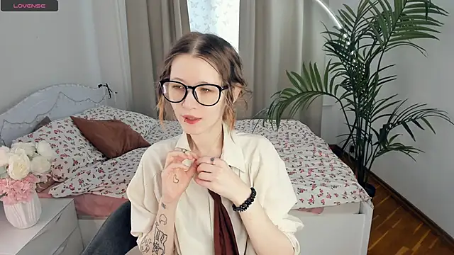 EstellaZion online show from 06.15.26