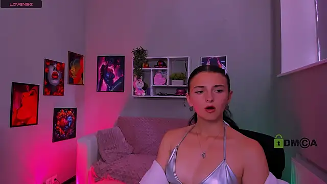 Snapshot of caroline_honeyy chatting on 07.28.26 caroline honeyy online show from 07.28.26