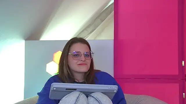 AlexaAvery online show from 06.16.26