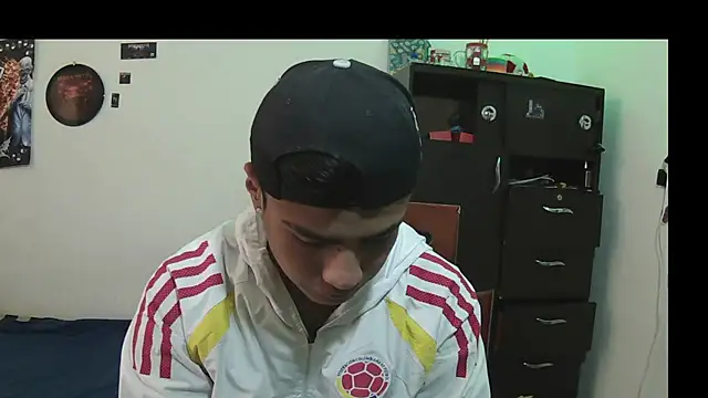 Snapshot of Fenix_hardcock chatting on 06.23.26 Fenix hardcock online show from 06.23.26