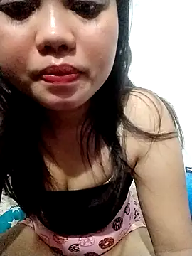 Snapshot of lie_louron chatting on 05.15.26 lie louron online show from 05.15.26