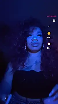 Snapshot of NailGoddessnow chatting on 01.17.25 NailGoddessnow online show from 01.17.25