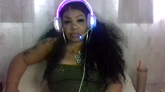 Snapshot of NailGoddessnow chatting on 11.15.25 NailGoddessnow online show from 11.15.25