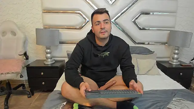 MaximooFerrer online show from 05.28.26