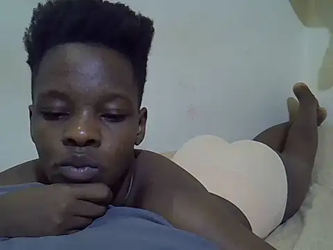 Snapshot of slender_queen15 chatting on 06.28.26 slender queen15 online show from 06.28.26
