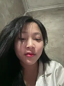 Snapshot of hinami-lo chatting on 05.27.26 hinami-lo online show from 05.27.26