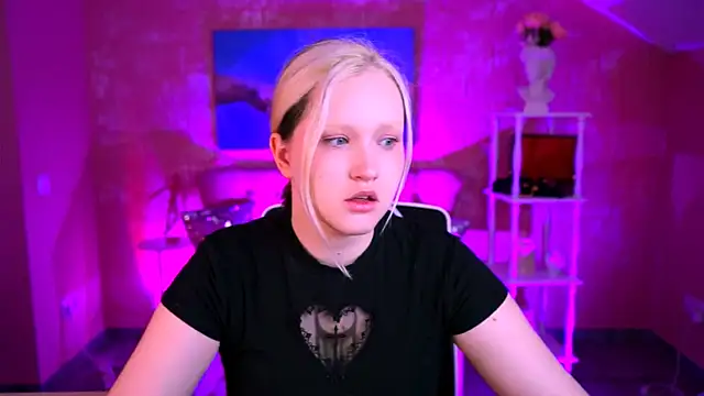 ViolettWoods online show from 06.10.26