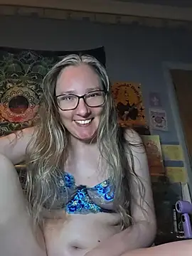 Snapshot of Izzylove47 chatting on 06.23.26 Izzylove47 online show from 06.23.26