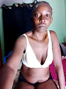Snapshot of maamypussy chatting on 06.16.26 maamypussy online show from 06.16.26