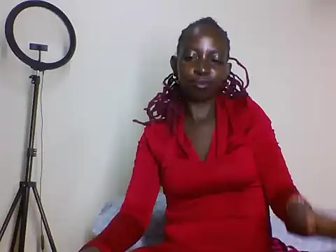Snapshot of maamypussy chatting on 07.03.26 maamypussy online show from 07.03.26