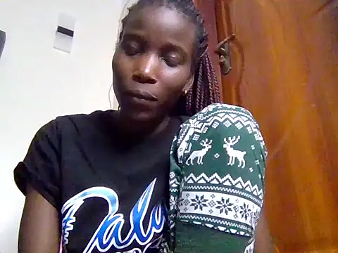 Snapshot of slimy_gal12 chatting on 06.17.26 slimy gal12 online show from 06.17.26