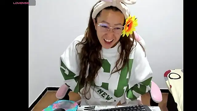 Snapshot of beautyfullchrys chatting on 07.01.26 beautyfullchrys online show from 07.01.26