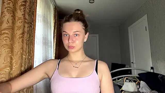HoneysPiee online show from 07.05.26