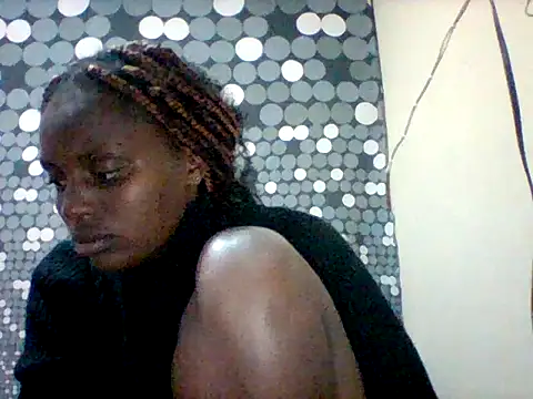 Snapshot of liligal chatting on 06.14.26 liligal online show from 06.14.26