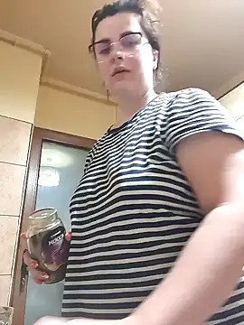 Snapshot of xmarshax chatting on 11.24.25 xmarshax online show from 11.24.25