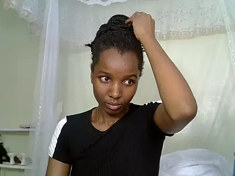 Snapshot of Sexy_vylsa chatting on 06.13.26 Sexy vylsa online show from 06.13.26