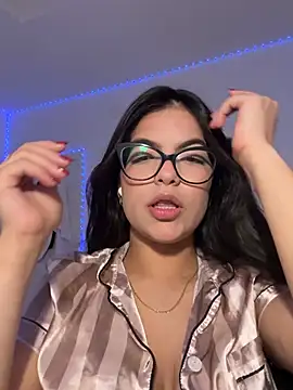 Viicky15 online show from 05.16.26