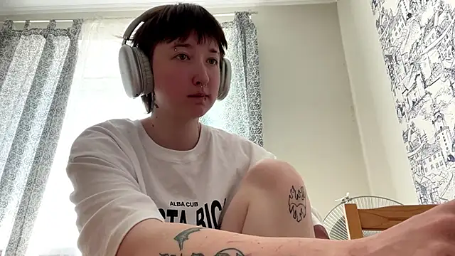 Snapshot of Kate_Gelik chatting on 05.19.26 Kate Gelik online show from 05.19.26