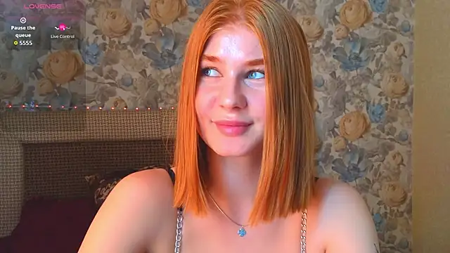 Snapshot of Juli_Ginger chatting on 07.18.26 Juli Ginger online show from 07.18.26
