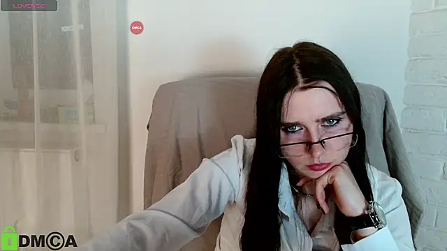 Snapshot of ArianaDelRey chatting on 06.17.26 ArianaDelRey online show from 06.17.26