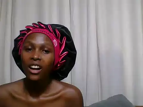 Snapshot of Sleek_petite chatting on 07.03.26 Sleek petite online show from 07.03.26