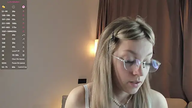 NovaOliphant online show from 06.11.26