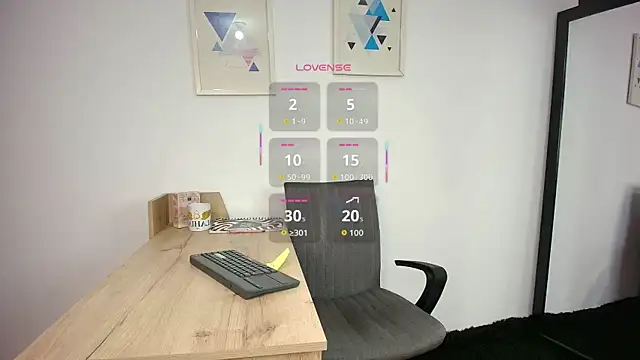 AlahiaColucci online show from 06.11.26