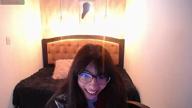 Snapshot of Allyshon_ chatting on 06.18.26 Allyshon online show from 06.18.26