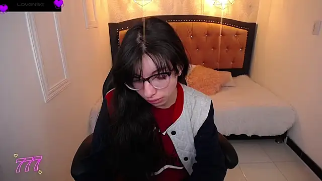 Snapshot of Allyshon_ chatting on 07.04.26 Allyshon online show from 07.04.26