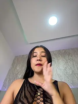 Snapshot of amara_huxly chatting on 06.11.26 amara huxly online show from 06.11.26