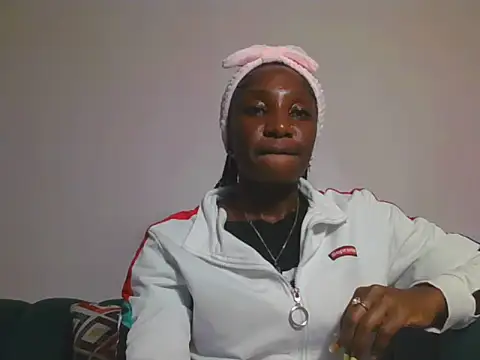 Snapshot of Hornycammy23 chatting on 06.13.26 Hornycammy23 online show from 06.13.26